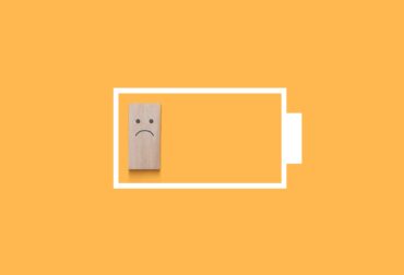 Yellow background, battery depleted with sad face icon, AAC